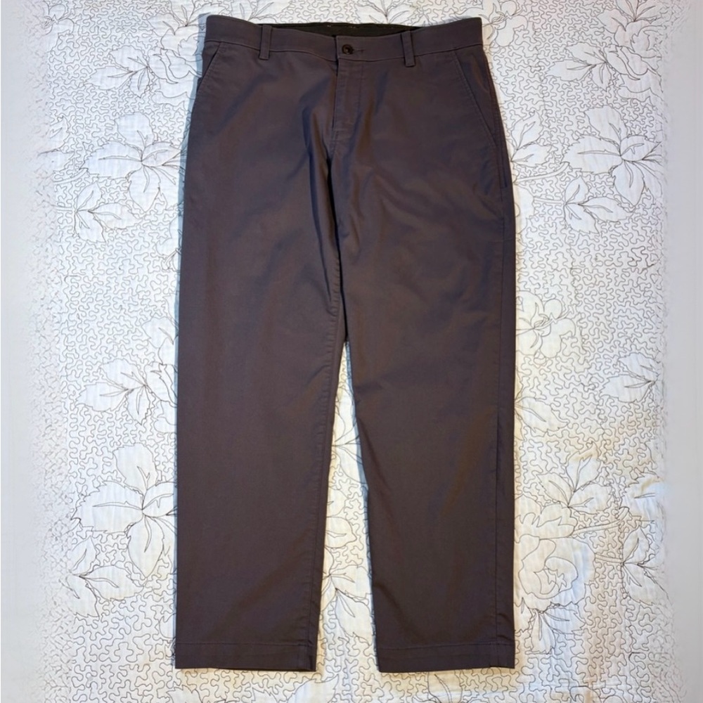 NIKE Dri- Fit Flat Front Classic Pants in Gray Mens Size
34x30💚 - Picture 2 of 13